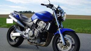 Honda Hornet 900 