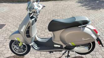 Vespa GTS 300 Super Tech (2023 - 24) usata