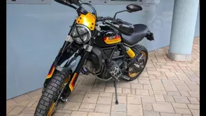 Ducati Scrambler 800 Desert Sled (2017 - 20)  (2)