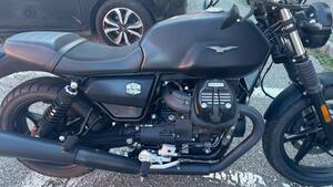 Moto Guzzi V7 Stone (2021 - 24) 