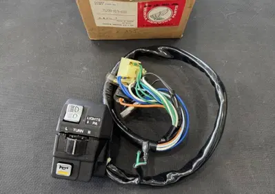 Assieme interruttori frecce Honda VT 500 C 1983 - Annuncio 9871463