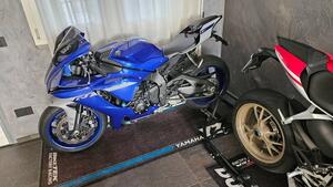 Yamaha YZF R1 (2020 - 25) 