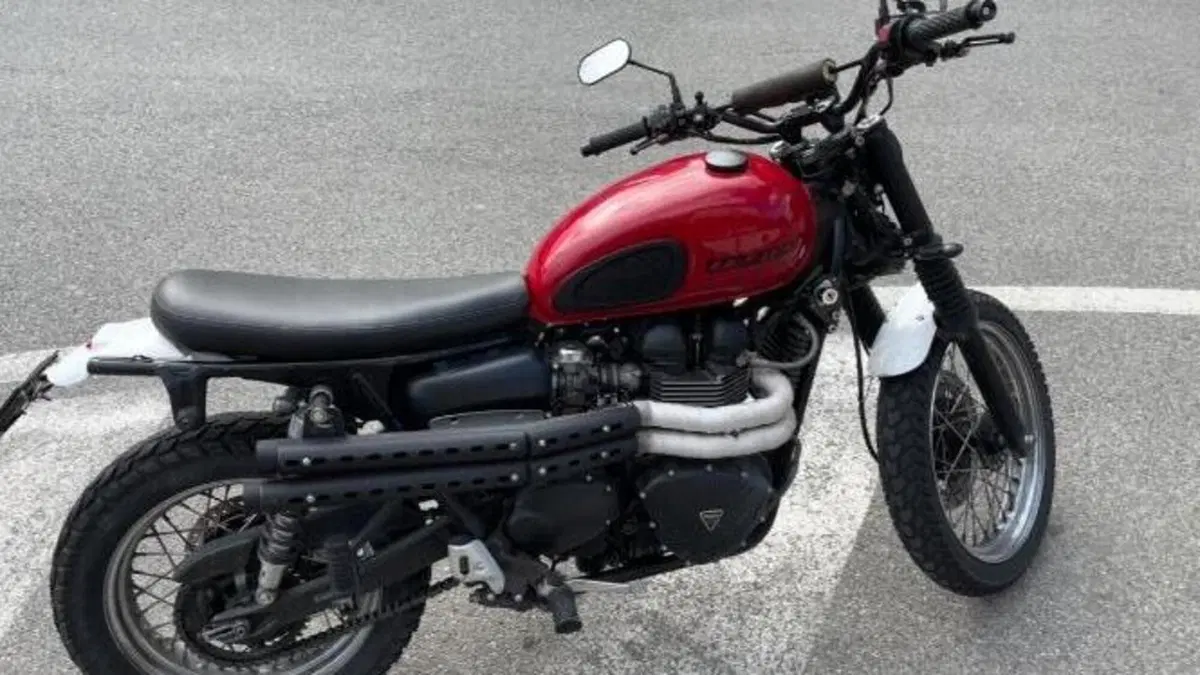 Triumph Scrambler (2006 - 17)  (2)