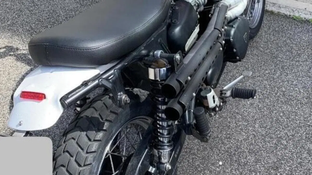Triumph Scrambler (2006 - 17)  (3)