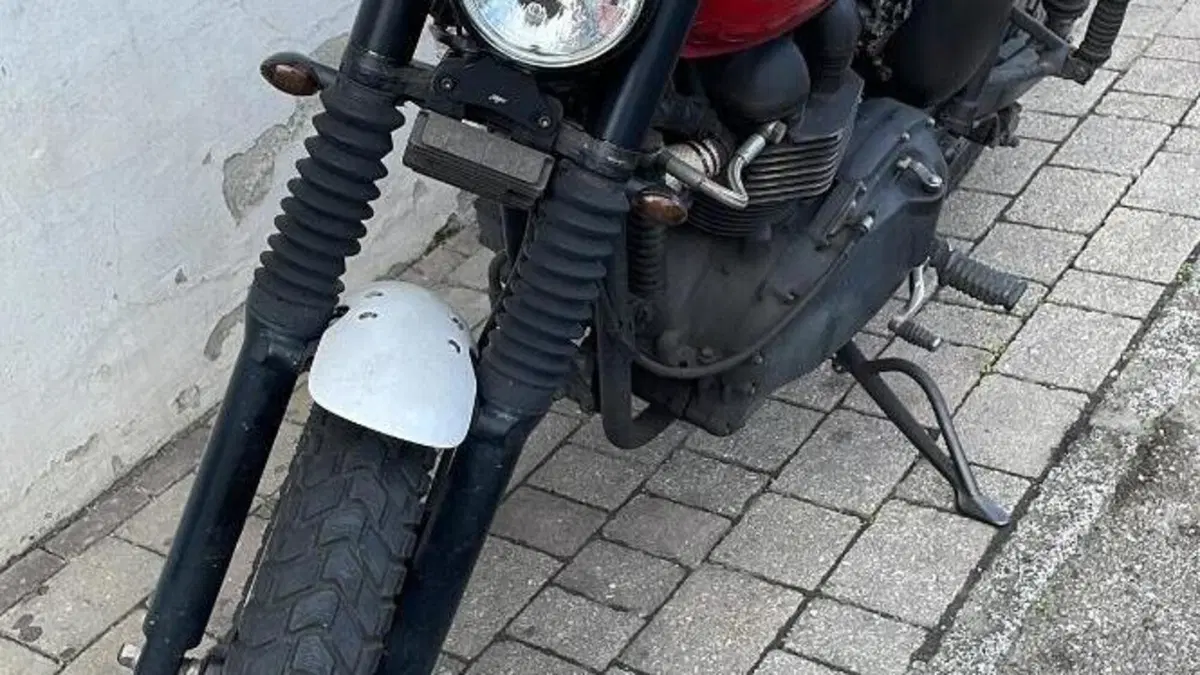 Triumph Scrambler (2006 - 17)  (4)