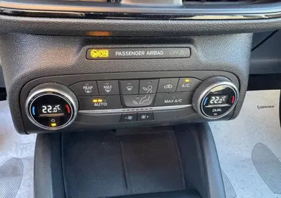 Ford Focus 1.0 EcoBoost Hybrid 125 CV 5p. ST-Line (18)