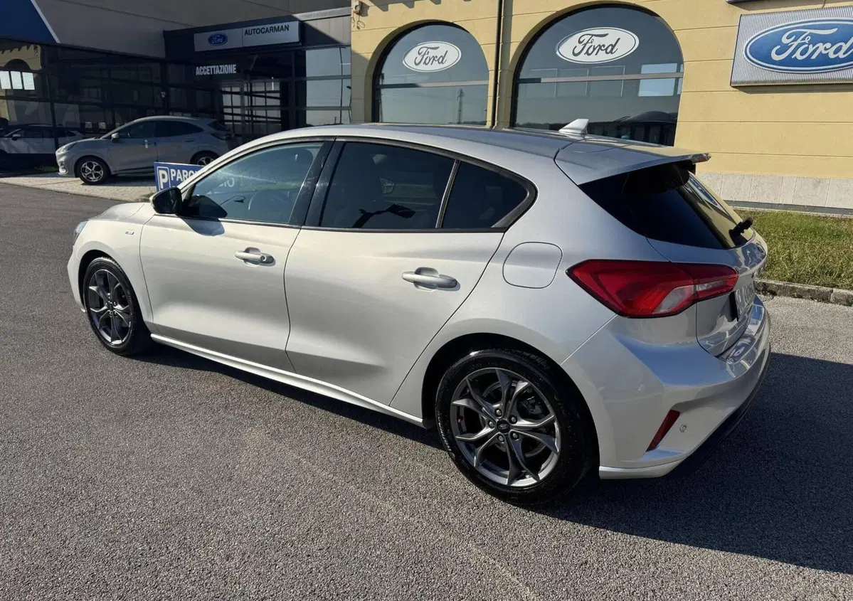 Ford Focus 1.0 EcoBoost Hybrid 125 CV 5p. ST-Line (4)