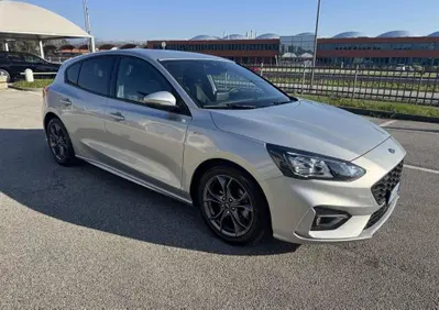 Ford Focus 1.0 EcoBoost Hybrid 125 CV 5p. ST-Line (2)