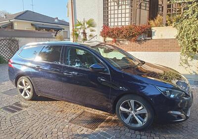 Peugeot 308 SW 1.2 e-THP 130 CV Allure usata