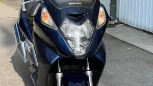 Honda Silver Wing 600 (2001 - 05)  (2)