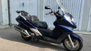 Honda Silver Wing 600 (2001 - 05)  (3)