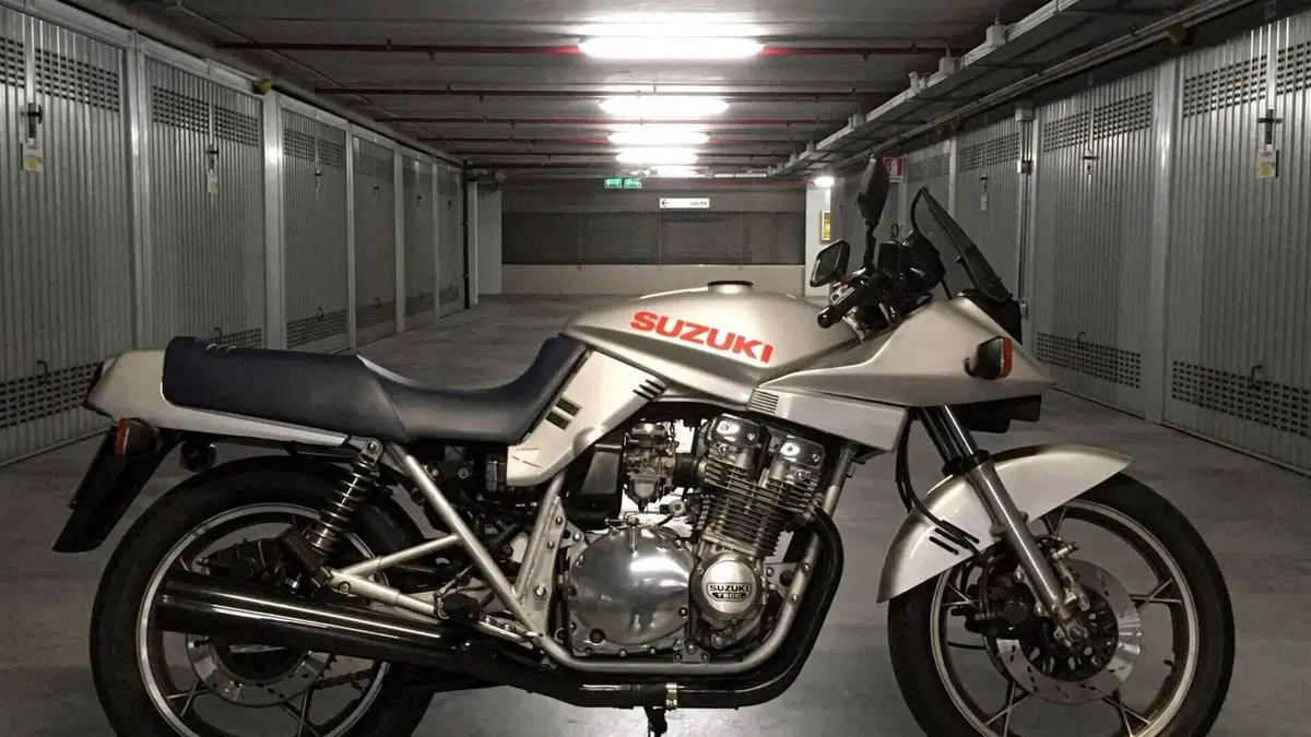 Suzuki   (6)