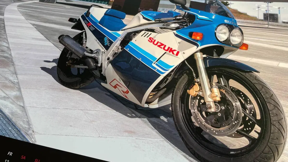 Suzuki   (15)