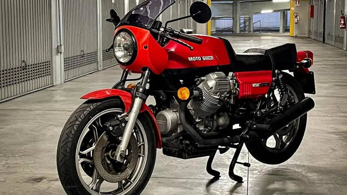 Moto Guzzi   (8)