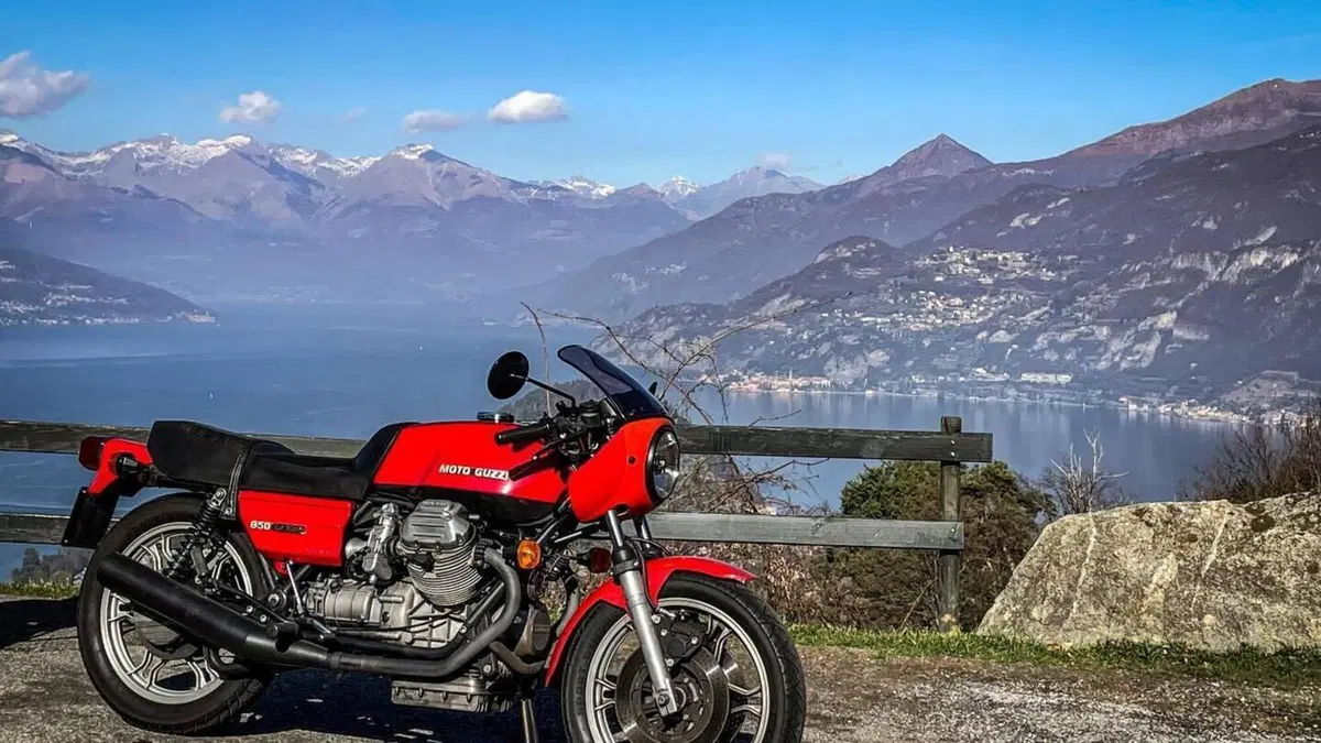 Moto Guzzi   (9)