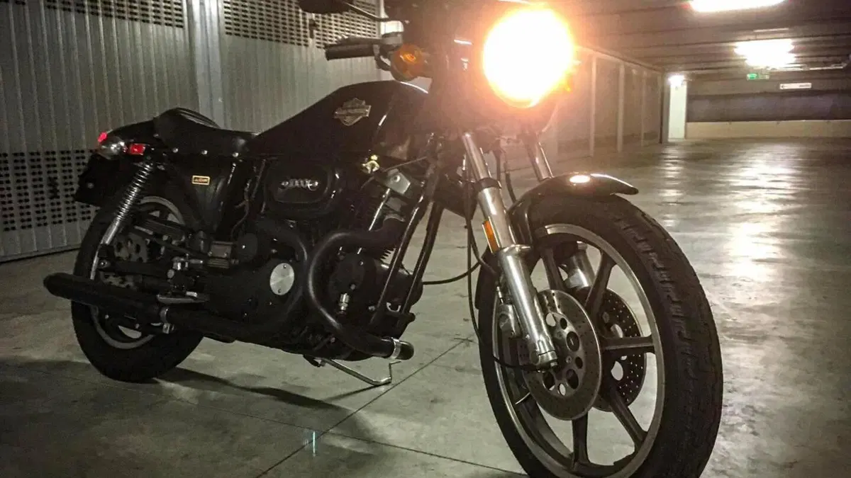 Harley-Davidson   (9)