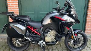 Ducati Multistrada V4 S Grand Tour (2024) 