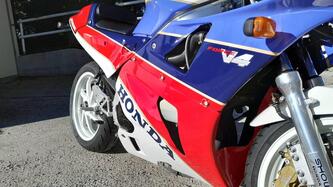 Honda Vfr750r rc30 replica epoca
