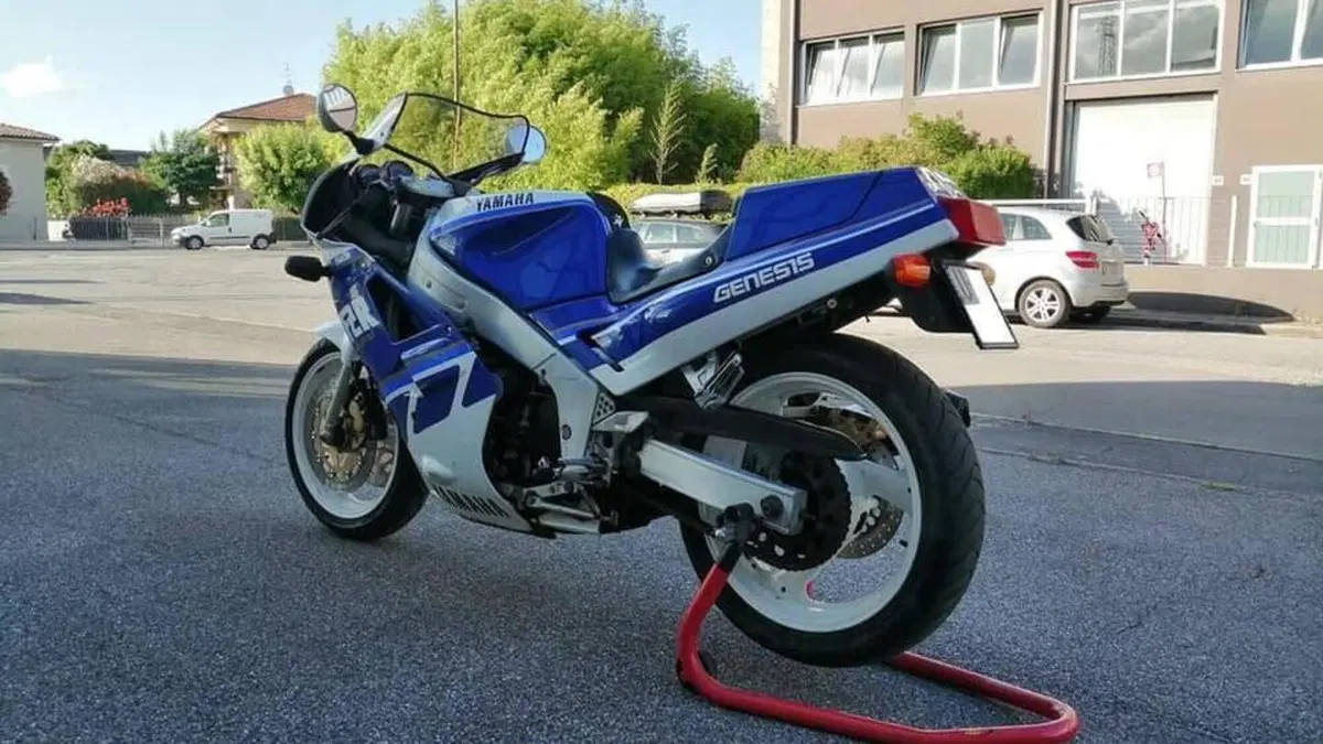 Yamaha   (4)