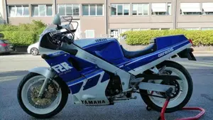 Yamaha   (9)