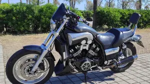Yamaha V-Max 1200  (8)