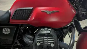 Moto Guzzi V7 Stone (2021 - 24)  (4)