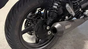 Moto Guzzi V7 Stone (2021 - 24)  (8)