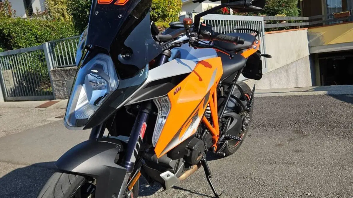 KTM 1290 Super Duke GT ABS (2016 - 18)  (2)