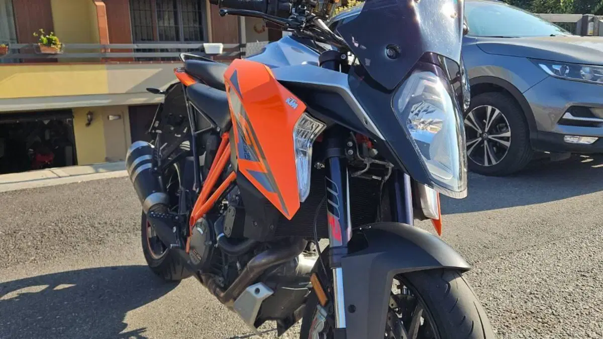 KTM 1290 Super Duke GT ABS (2016 - 18)  (3)