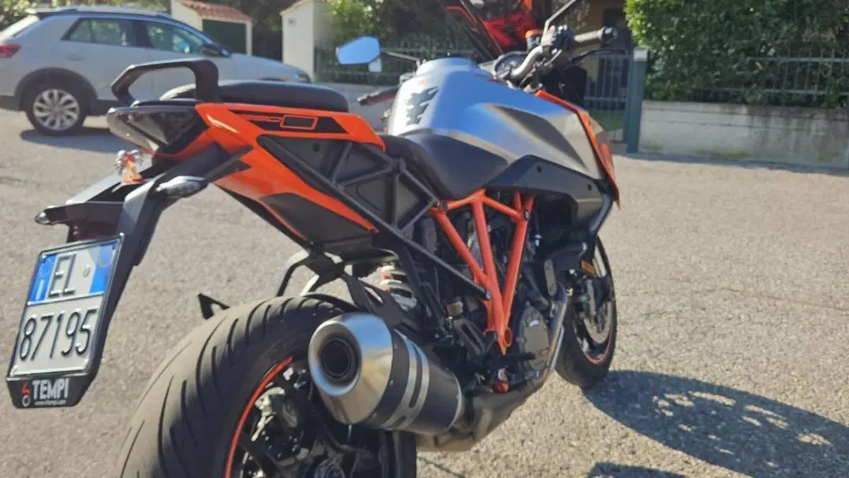 KTM 1290 Super Duke GT ABS (2016 - 18)  (4)