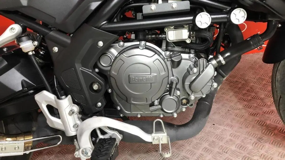 Benelli TRK 251 (2022 - 25)  (6)