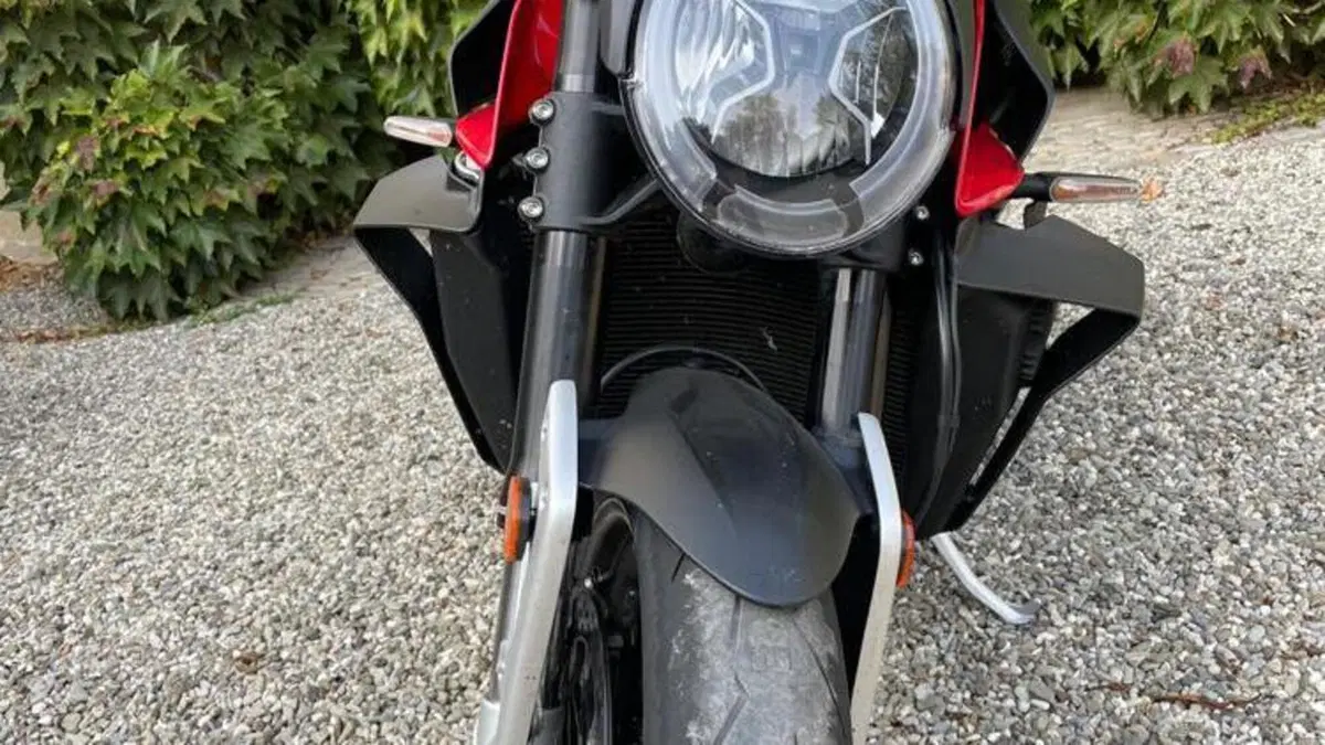 MV Agusta Brutale 1000 RS (2022 - 26)  (2)