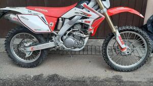 HM CRE F 300 X (2012) 