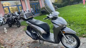 Honda SH 350 (2021 - 24)  (4)