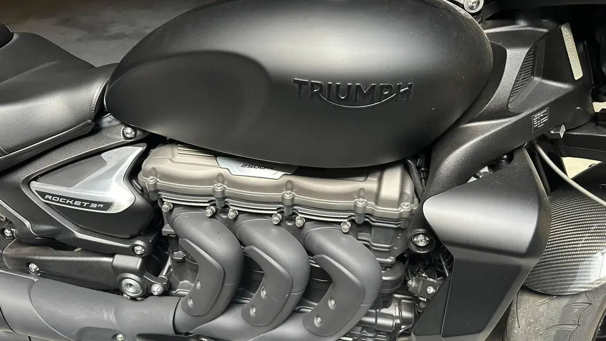 Triumph Rocket 3 R (2021 - 24)  (3)