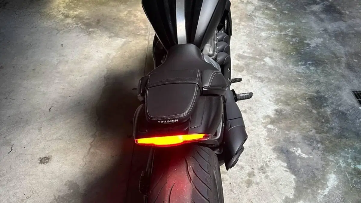 Triumph Rocket 3 R (2021 - 24)  (5)