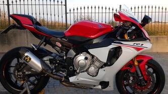 Yamaha YZF R1 (2015 - 16) usata