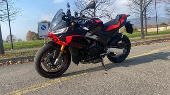 Aprilia Tuono V4 Factory (2025) usata