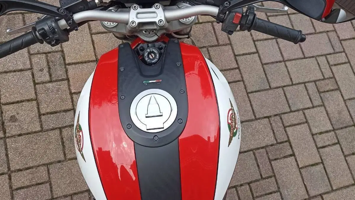 Ducati Monster 796 (2010 - 13)  (5)