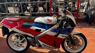 Honda VFR 400 R NC30 epoca