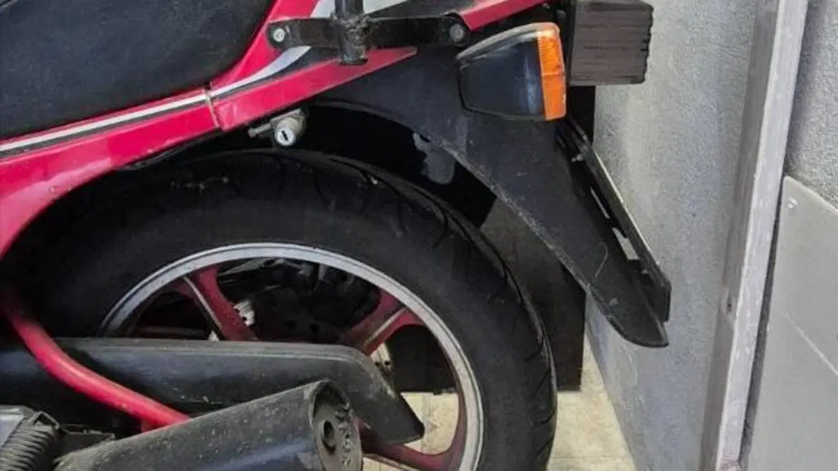 Kawasaki   (6)