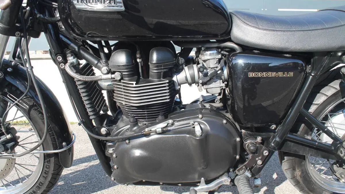 Triumph Bonneville (2007 - 16)  (8)
