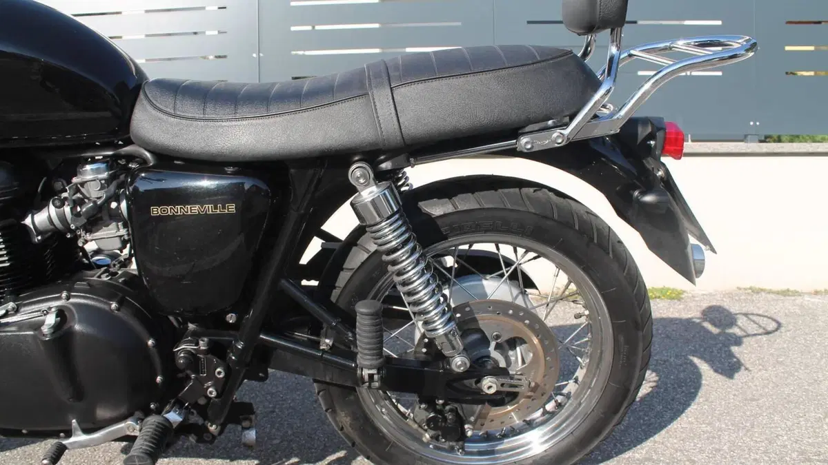 Triumph Bonneville (2007 - 16)  (9)
