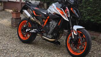 KTM 890 Duke R (2021)