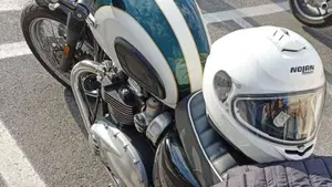 Triumph Bonneville T120 (2016 - 20)  (8)