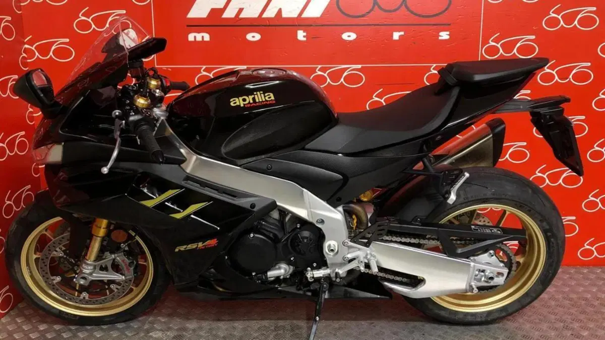 Aprilia RSV4 1100 Factory (2021 - 24)  (3)
