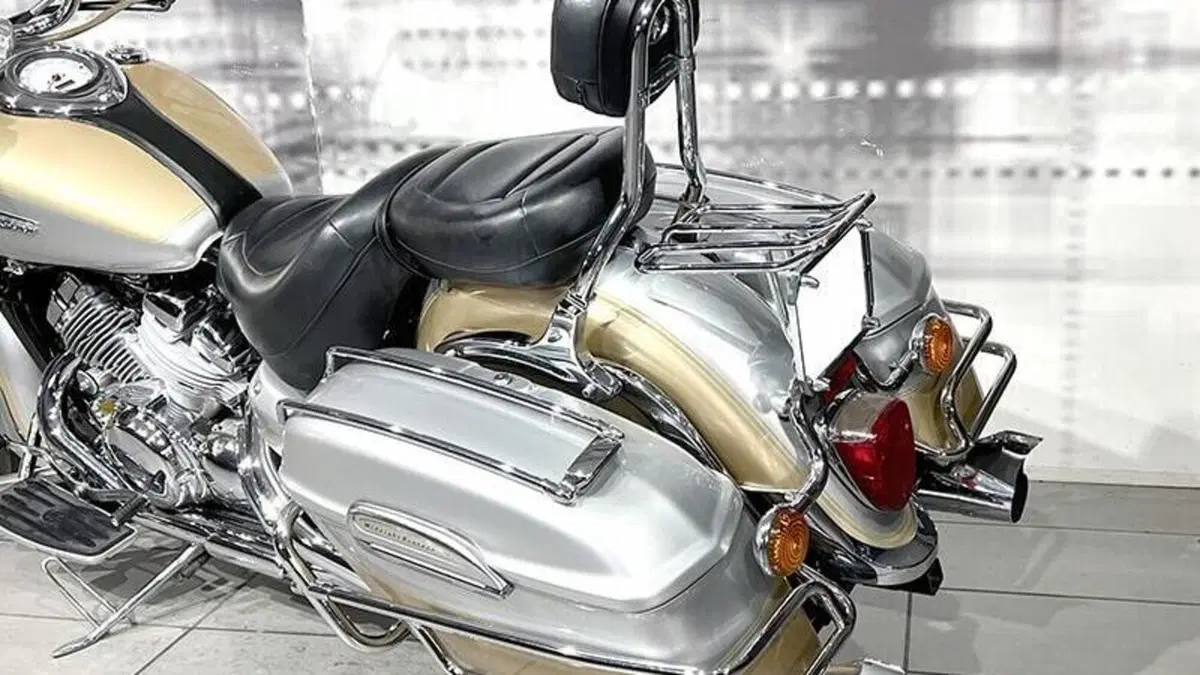 Yamaha XVZ 1300 Royal Star (1996 - 02)  (3)