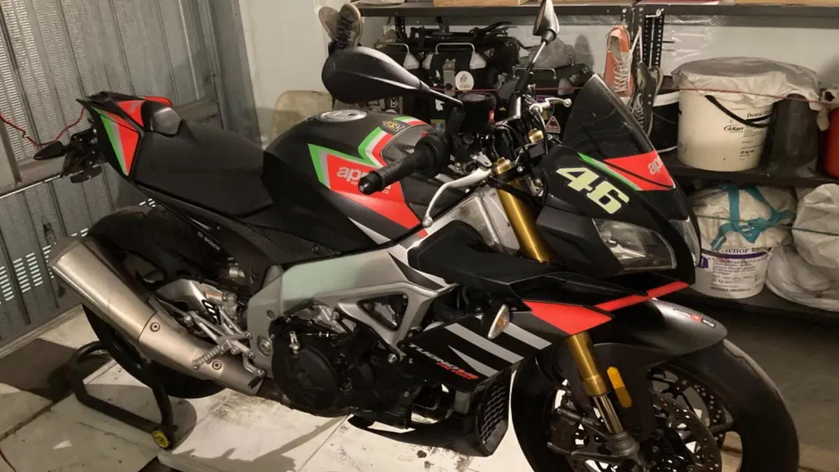 Aprilia Tuono V4 Factory (2019 - 20)  (3)