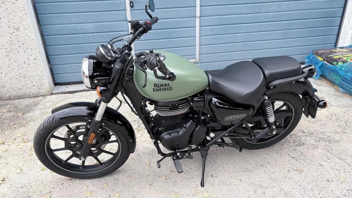 Royal Enfield Meteor 350 (2021 - 26)  (3)