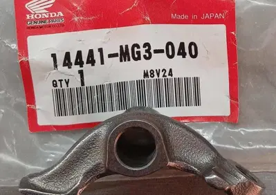 14441mg3040 Bilanciere valvola NX650 Honda - Annuncio 9878877